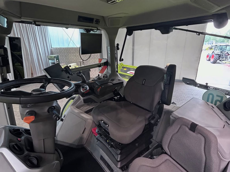 CLAAS оновив трактори AXION 8 CMATIC: до 313 к.с. і отримав кабіну від старшої серії AXION 9 3 axion 8 cmatic kabina1