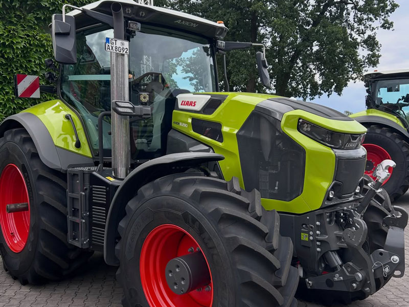 CLAAS оновив трактори AXION 8 CMATIC: до 313 к.с. і отримав кабіну від старшої серії AXION 9 2 axion 8 cmatic zagalnyj vyglyad