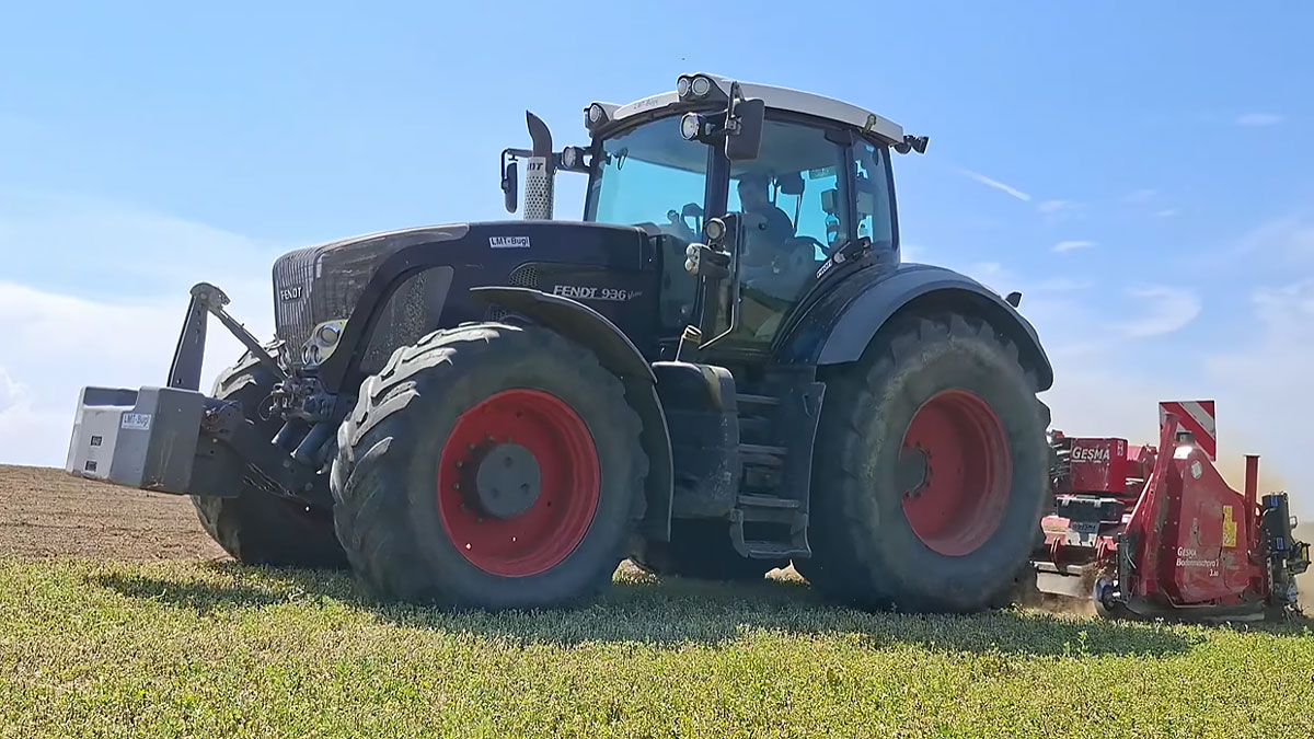 Головна 1 Fendt 936 Vario 2011 року напрацював 81 000 мотогодин на державній фермі в Туреччині